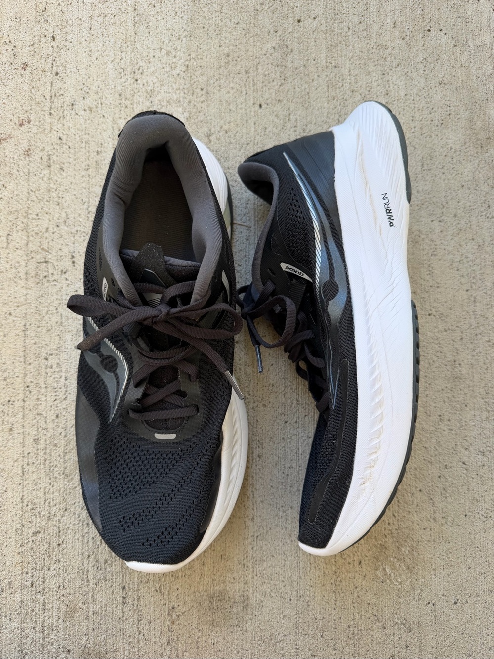 Saucony Guide 15 Running Shoes Black Athletic Sneakers Women’s size 11